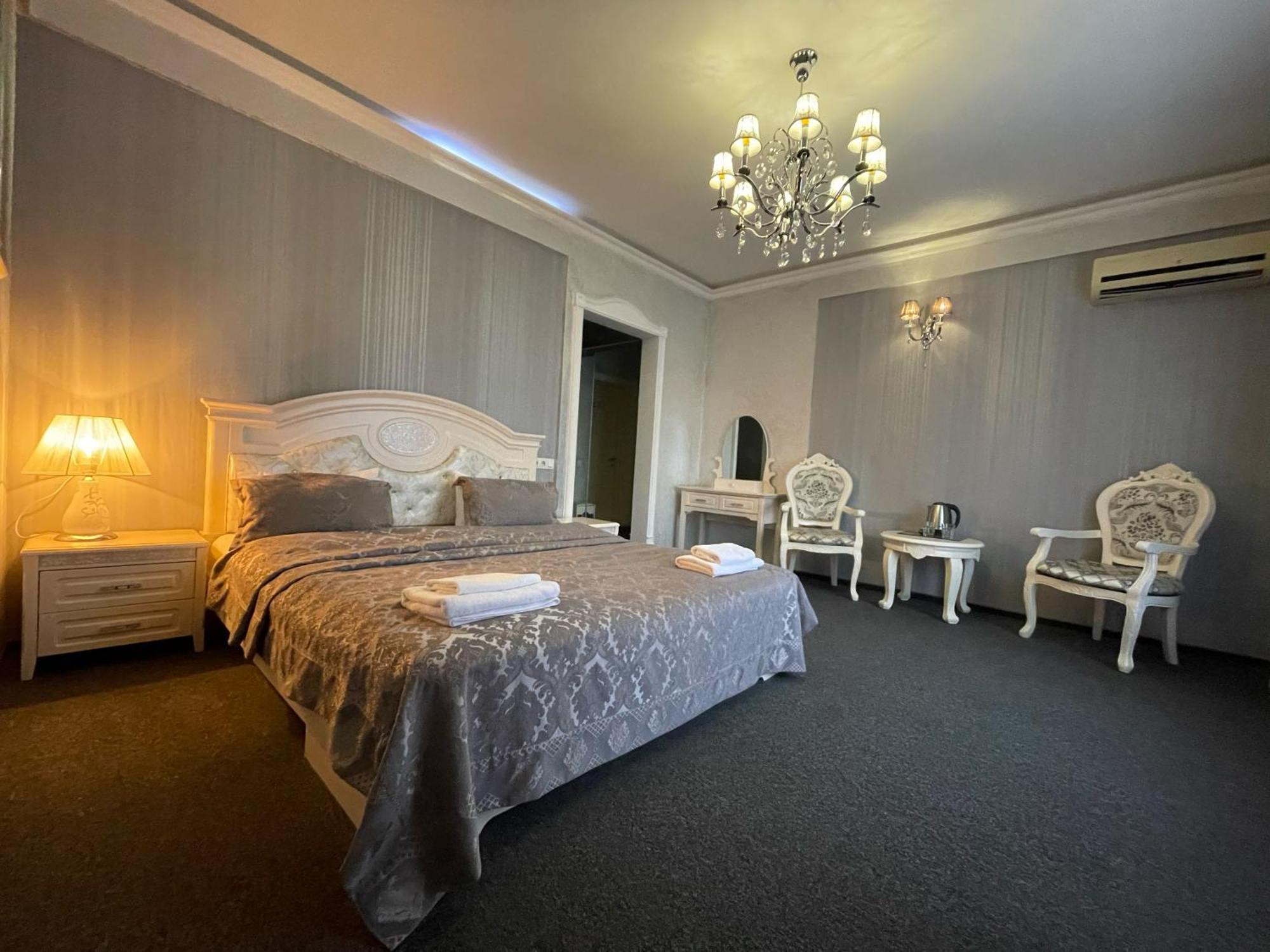 Київські Ночі Hotel Ngoại thất bức ảnh