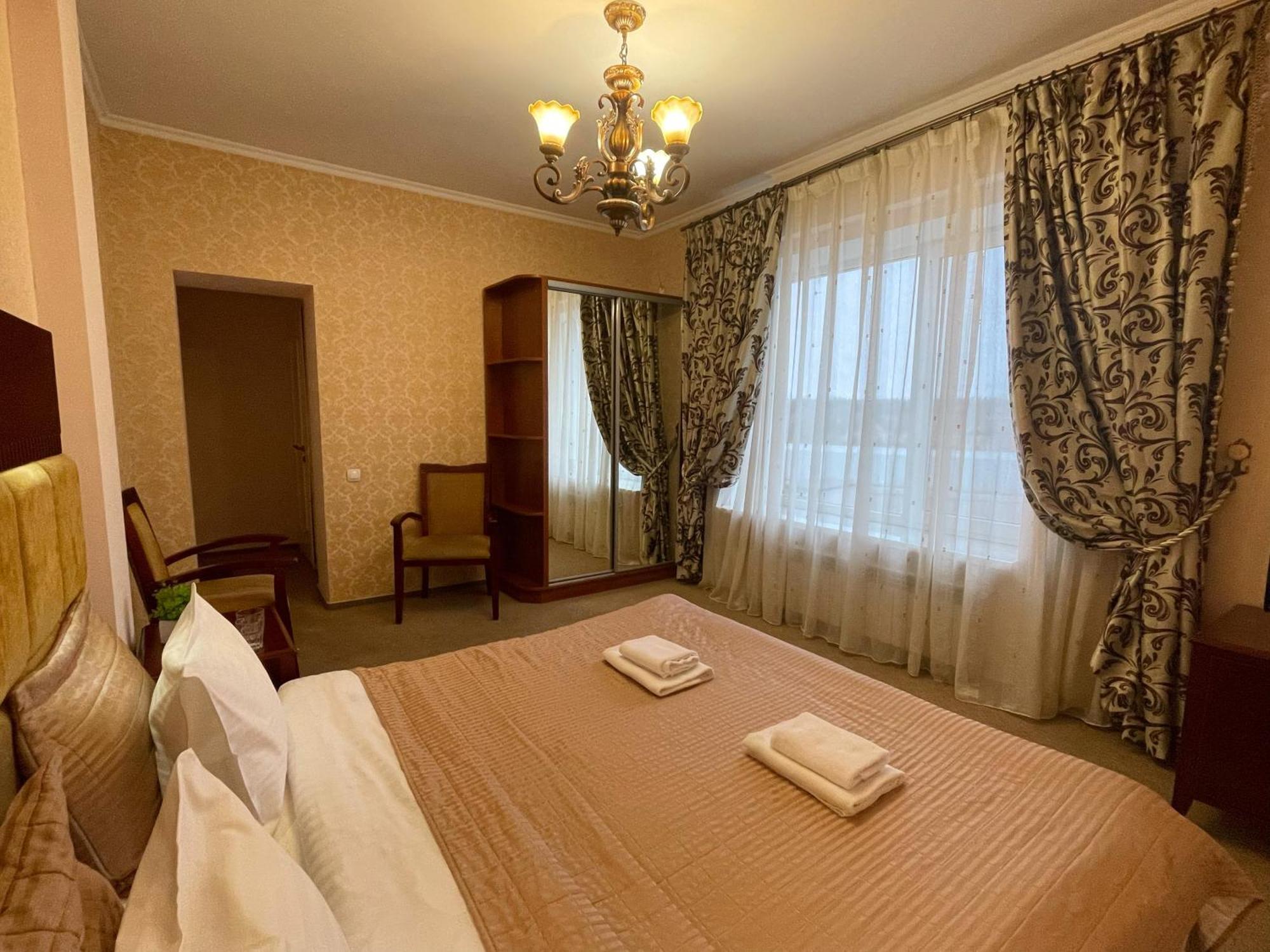Київські Ночі Hotel Ngoại thất bức ảnh