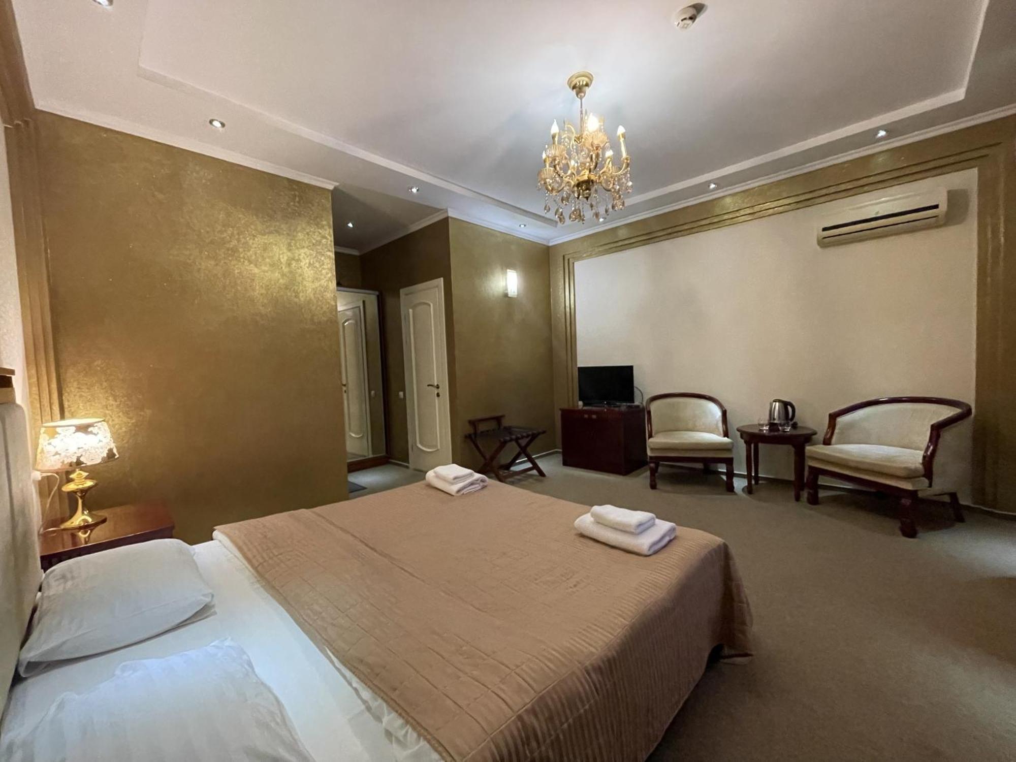Київські Ночі Hotel Ngoại thất bức ảnh